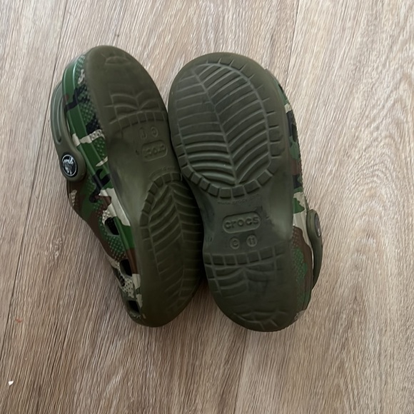 KIDS’ CLASSIC CAMO CLOG - Picture 3 of 4